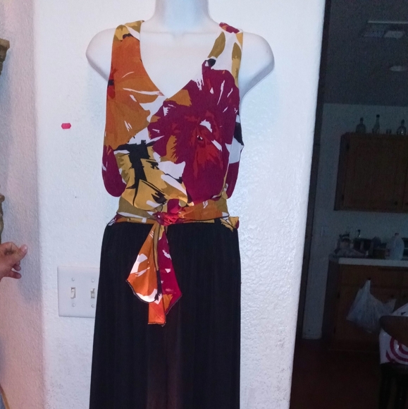 Floral print black pant jump suit - Picture 2 of 2